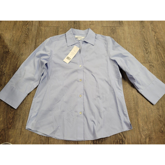 Foxcroft NWT Light Blue Non-Iron Stretch Easy Care Solid Poplin Blouse Medium - Picture 1 of 4